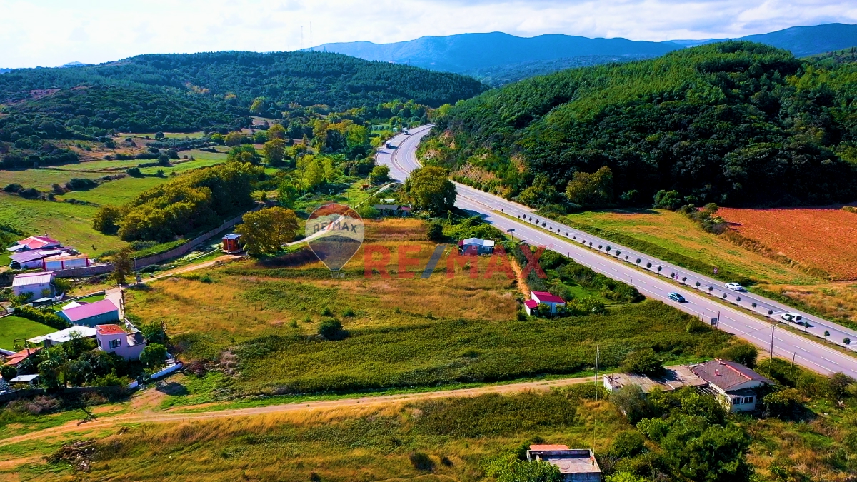 LAPSEKİ DENİZ KENARINDA VİLLA İMARLI ARSA...