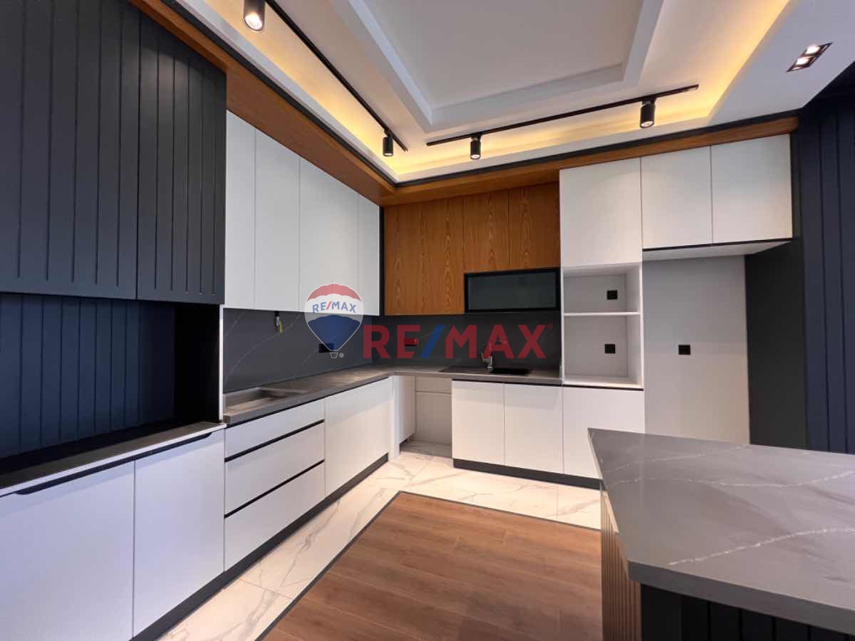 SAMSUN DEREKÖY SITE IÇERISINDE TRIPLEX 4+1 HAVUZLU SATILIK VILLA