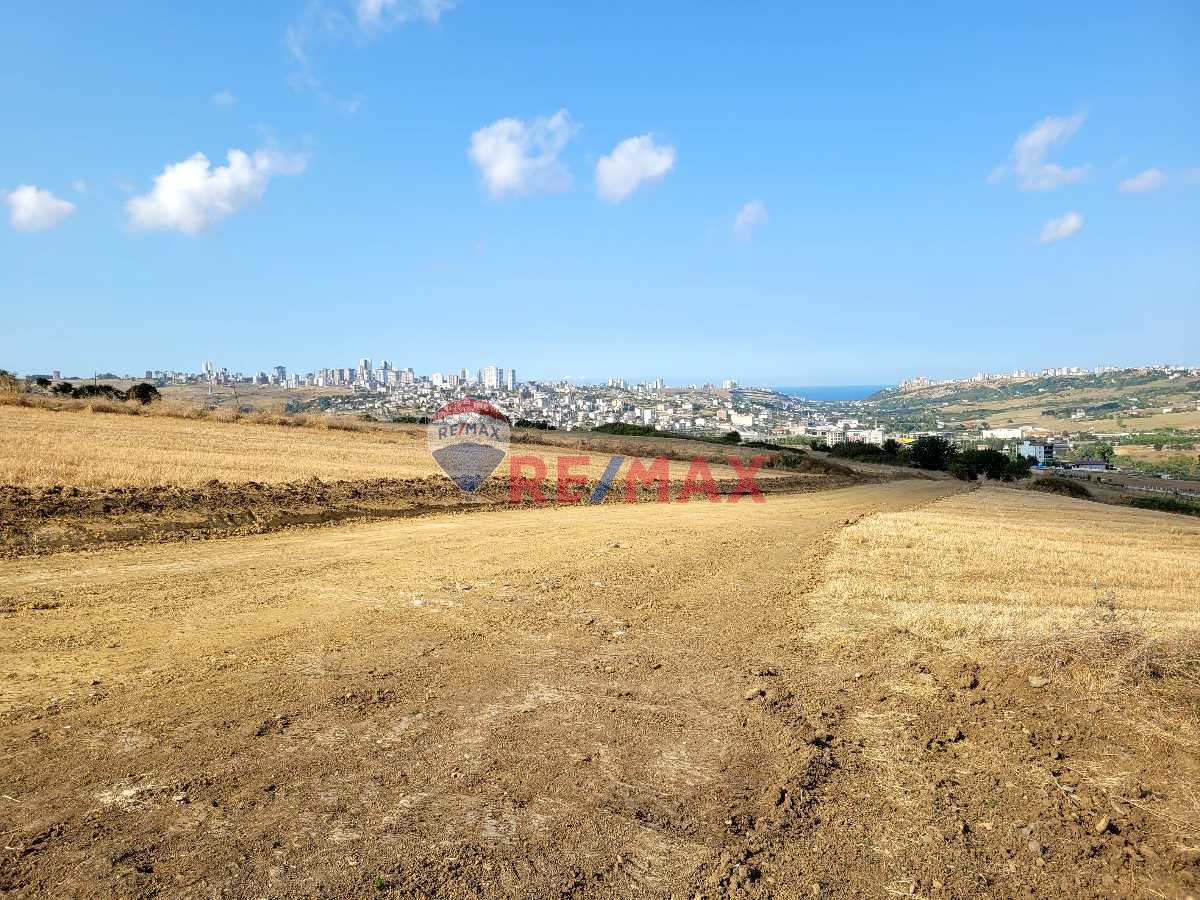 REMAX SEVCAN GÜRLEVİKTEN İLKADİM KUŞÇULU DA 6 KATA İMARLI FIRSATI ARSA