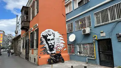 ALSANCAK KIBRIS ŞEHITLERINE YAKIN SATILIK 2+1 DAIRE