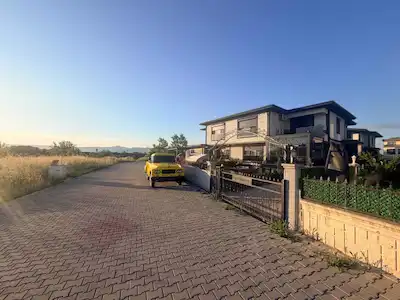 YENIKÖY'DE ÖZEL LOKASYONDA MÜSTAKIL TADINDA VILLA REMAX ÇAKRA