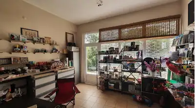 BALÇOVA ATA CADDESİ SEVGİ YOLUNDA 70 M2 BAHÇELİ SATILIK DÜKKAN