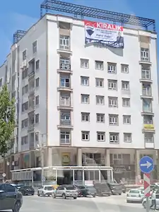 MARDİN ARTUKLU 13 MART’TA ÇATI KATI TERASLI, KALE MANZARALI KİRALIK CAFE/BAR ALANI