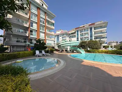 ALANYA KESTELDE DENİZE SIFIR LÜKS SİTEDE EŞYALI SATILIK DAİRE