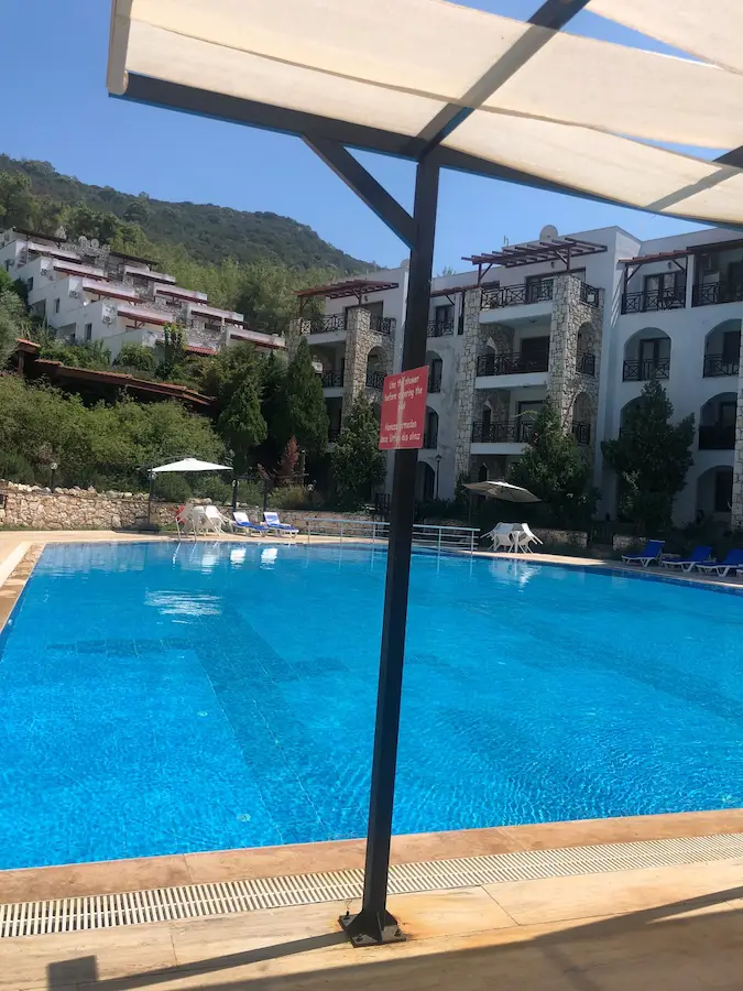 DIDIM AKBÜK MERKEZ’DE DENIZ VE DOĞA MANZARALI 2 + 1 IKIZ EV