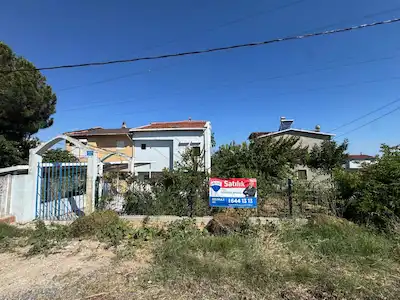 KARAEVLİ’DE 4+1 EŞYALI VİLLA | 200 M² | 4 CEPHE | DOĞALGAZ KOMBİ