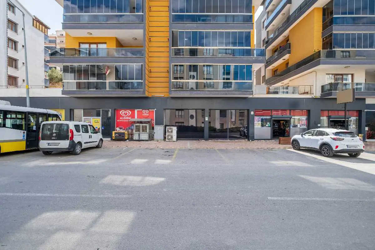 GEMLİK HİSAR MAHALLESİ'NDE SATILIK 700 M²  DÜKKAN