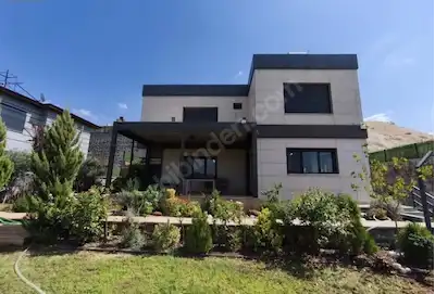 REMAX ÖZGÜR'DEN BURÇ ESENTEPE DE MÜTHİŞ YAŞAM ALANI EŞYALI VİLLA