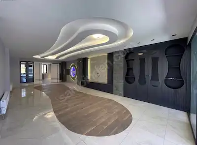 REMAX ÖZGÜR'DEN SATILIK CADDE ÜZERİ İȘYERİ