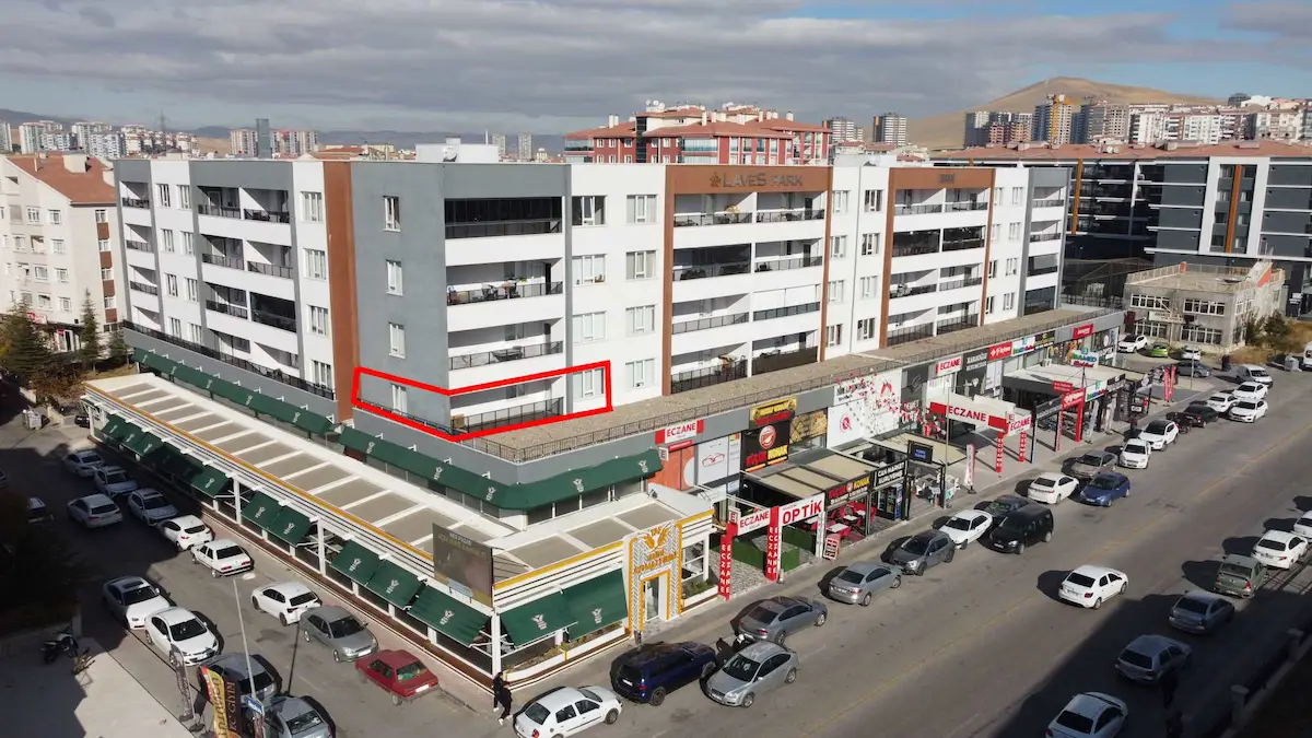 HASTANE VE METRO KARŞISINDA ÖN KÖŞE ÇIFT CEPHE 2+1 SATILIK DAIRE