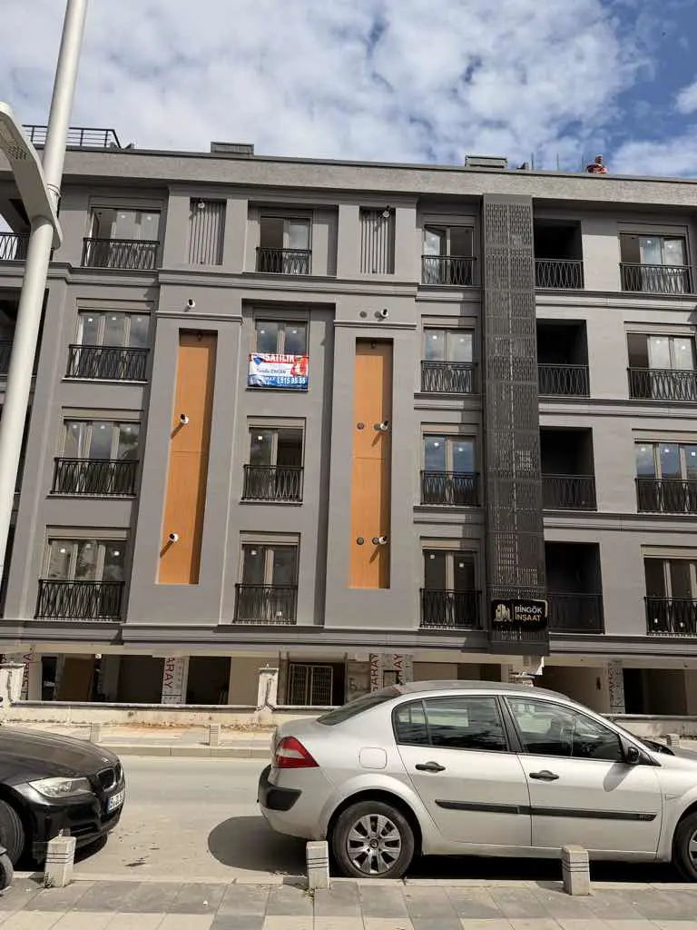 BAHÇELIEVLER SIFIRARAKAT 3+1 METROBÜSE 3 DALİKA