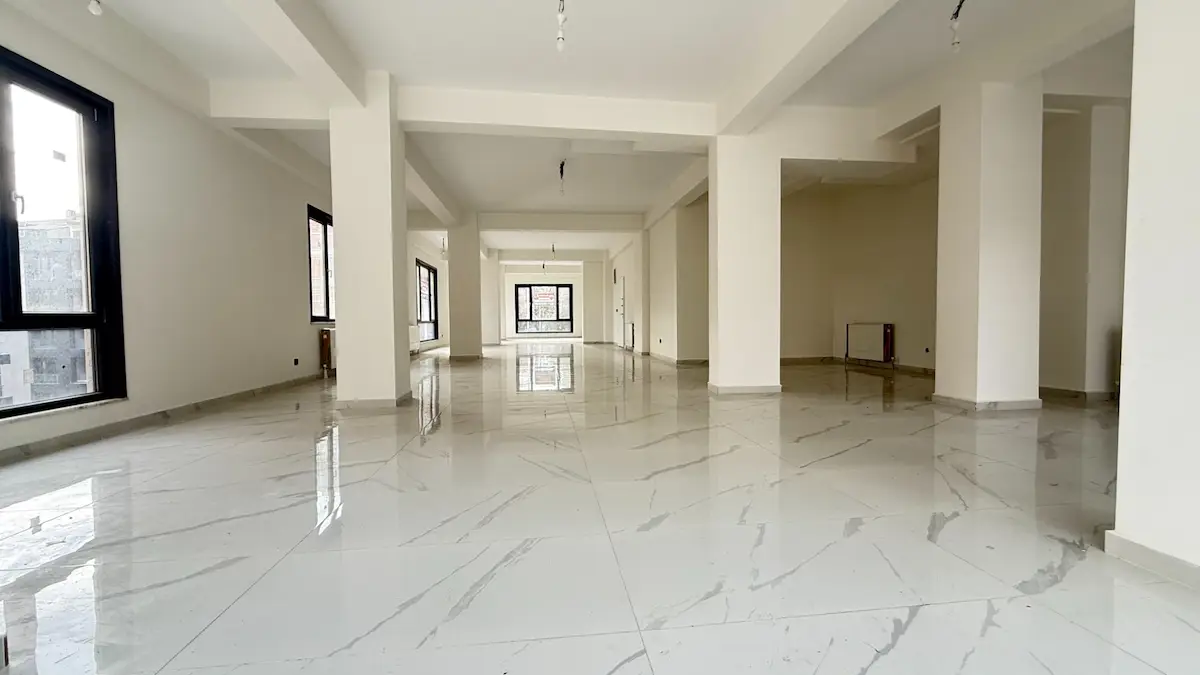 BEŞIKTAŞ DIKILITAŞ EMIRHAN CADDESININ EN PRESTIJLI DÜKKANI 205M2