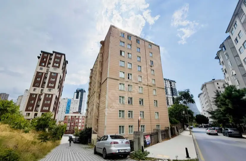 REMAX ÖNCÜ ŞERIFALI TATLISU MH İFM KOMŞU 3+1 KIRALIK DAIRE