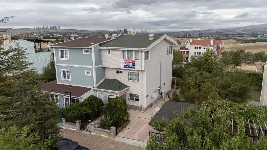 HACILAR GÖLPARK SİTESİ KİRALIK  MÜSTAKÍL EV GÖLBAŞI