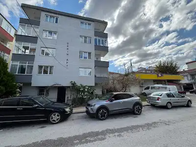RE/MAX ŞEHİR 2 ÇİFTLİKKÖY SAHİL MAH. SATILIK 2+1 ARA KAT DAİRE