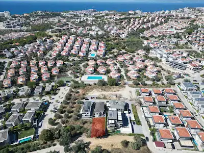 KUŞADASI KADINLAR DENİZİ’NDE 387 M² VİLLA İMARLI SATILIK ARSA