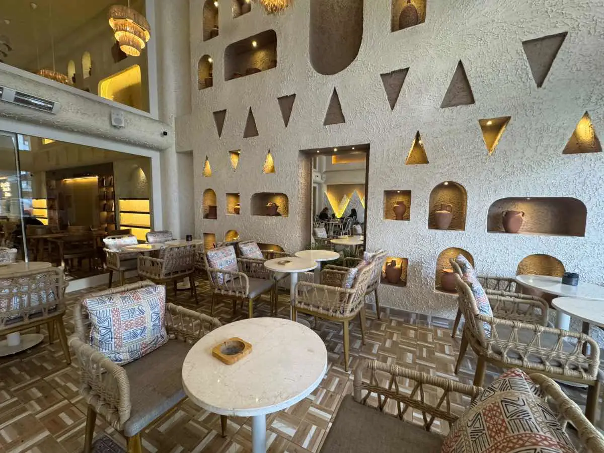 KÜÇÜKÇEKMECE FATİH MAH. YERLEŞİM YERİNİN EN KALABALIK YERİNDE DEVREN KİRALIK KAFE