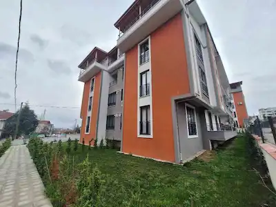 BAŞİSKELE'DE 3+1 SİTE İÇERİSİNDE DAİRE