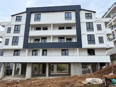 REMAX MYRADAN BAŞİSKELDE FIRSAT CADDE ÜSTÜ 2+1 DAİRE