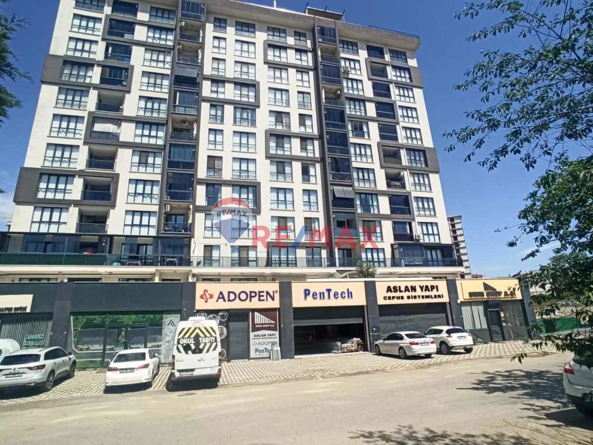 AYDINLI MERKEZİ KONUMDA TERASLI 3+1 GENİŞ 160 M2 SATILIK DAİRE