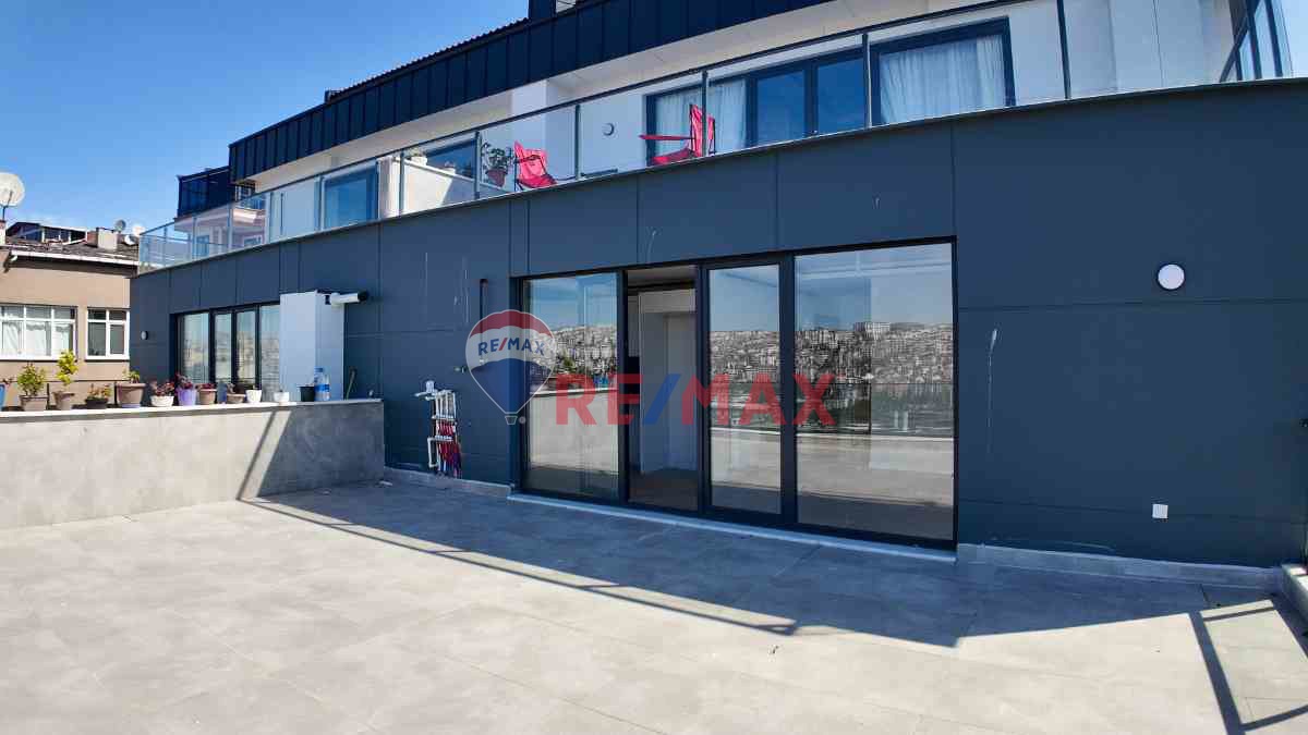 PANORAMİK HALİÇ MANZARALI, 47 M² TERASLI SIFIR 2+1 LÜKS DAİRE