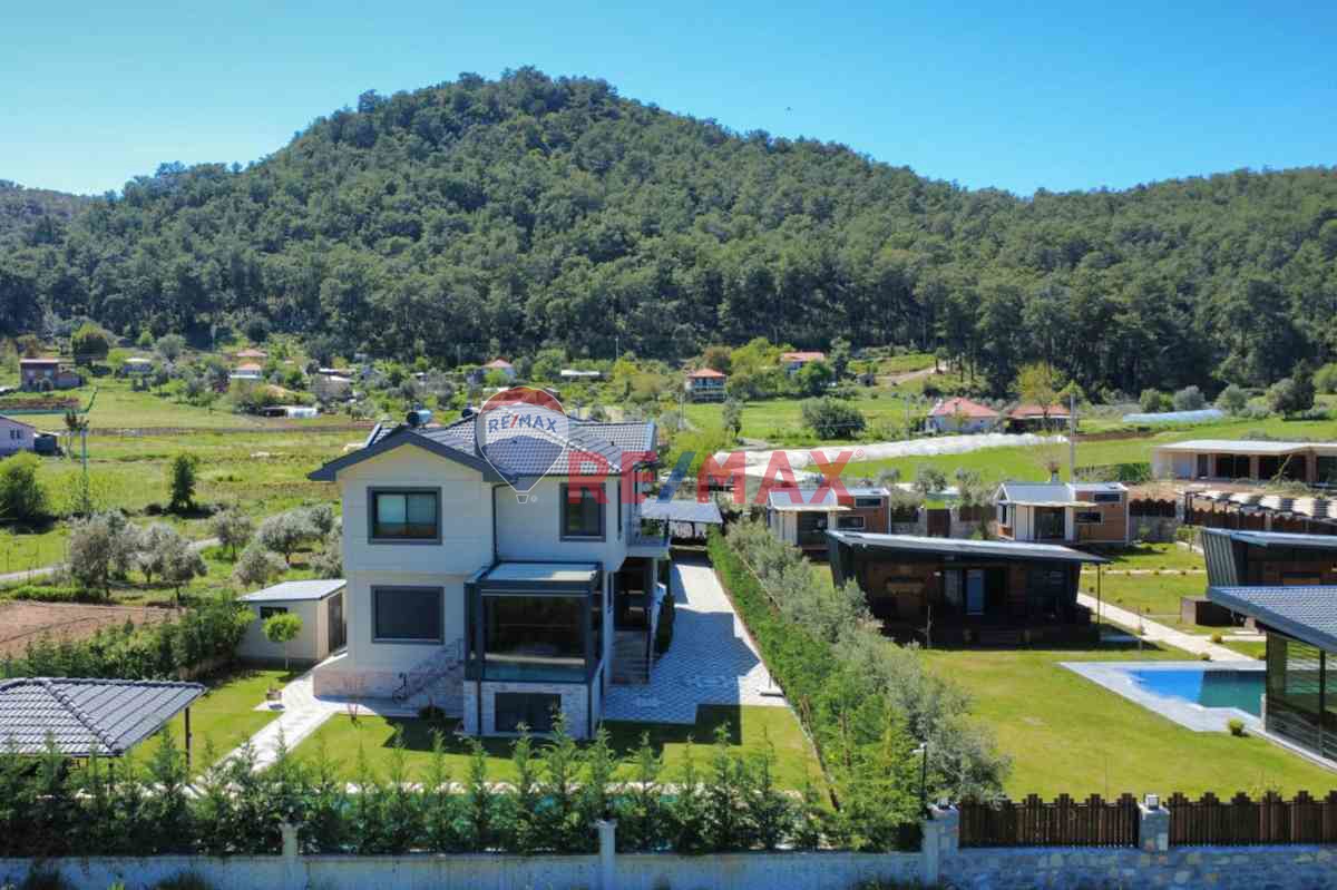 GÖCEK’TE DOĞANIN KALBİNDE SATILIK LÜKS VİLLA – HUZURUN VE KONFORUN BULUŞMA NOKTASI