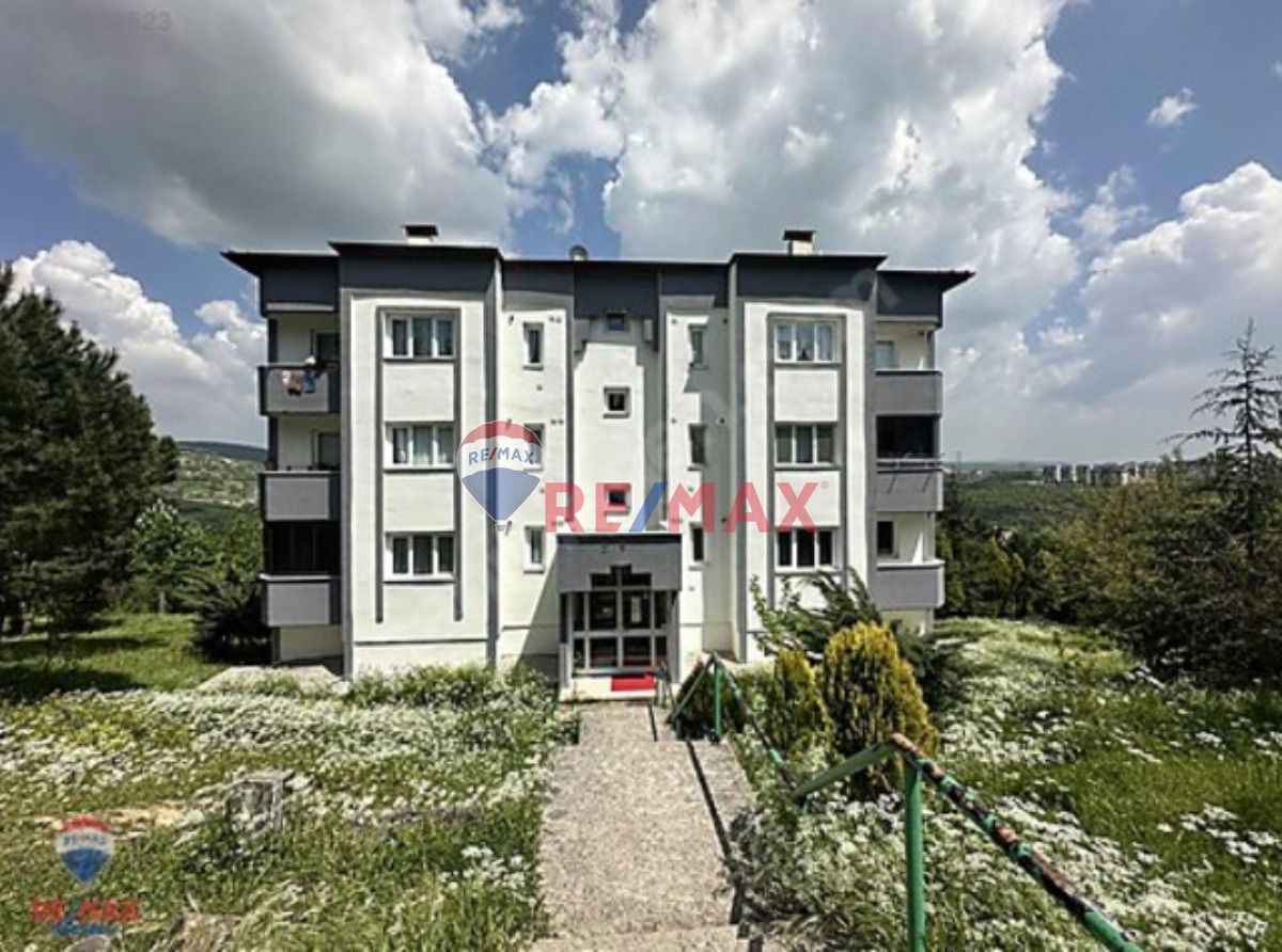 REMAX DREAM'DEN BAYINDIRLIK KONUTLARINDA GÖLMANZARLI KİRALIK 2+1