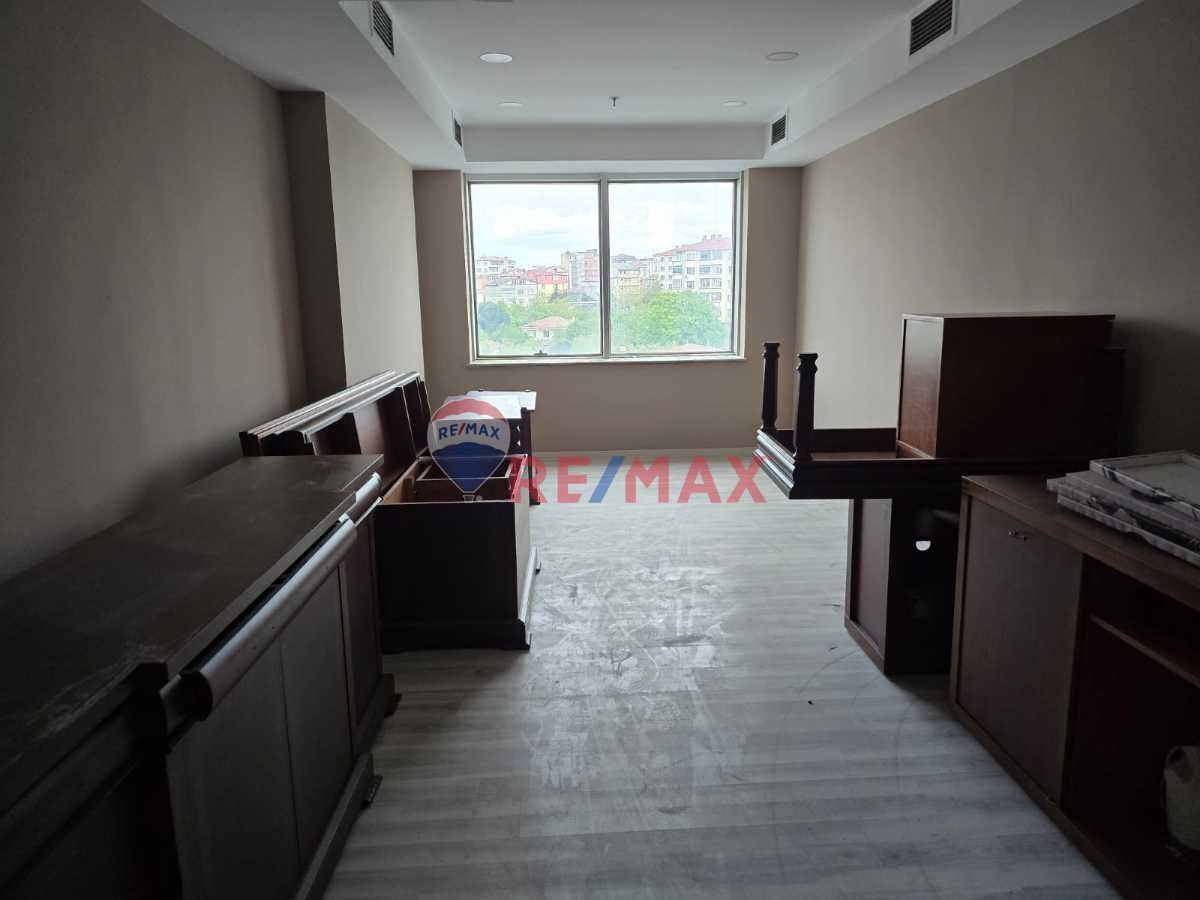 ÜMRANİYE ALEMDAĞ CADDESİ ÜZERİNDE ALTERNATİFLİ TABELA DEĞERLİ