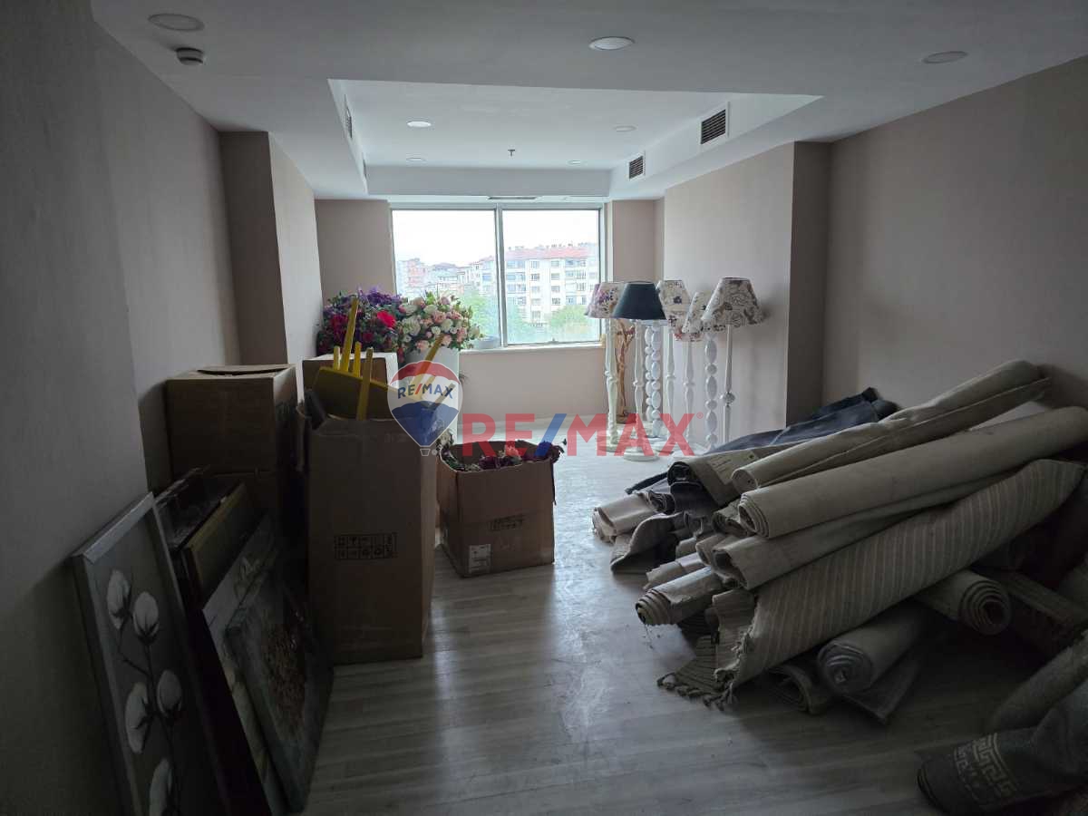 ÜMRANİYE ALEMDAĞ CADDESİ ÜZERİNDE ALTERNATİFLİ TABELA DEĞERLİ