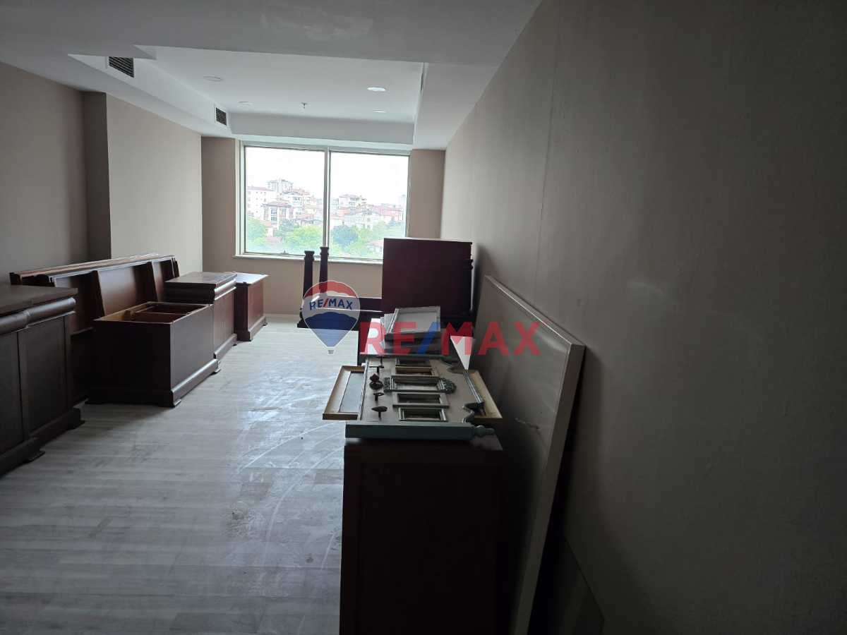 ÜMRANİYE ALEMDAĞ CADDESİ ÜZERİNDE ALTERNATİFLİ TABELA DEĞERLİ