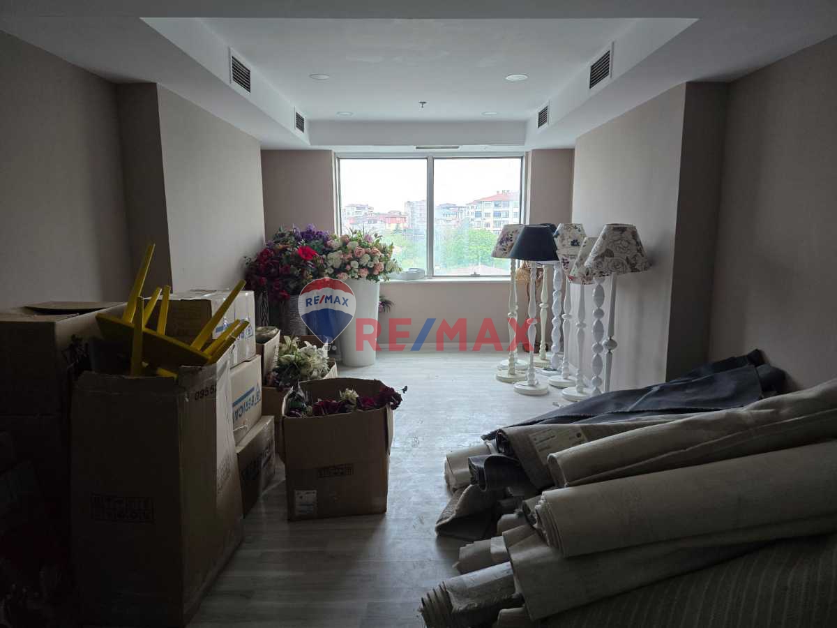 ÜMRANİYE ALEMDAĞ CADDESİ ÜZERİNDE ALTERNATİFLİ TABELA DEĞERLİ