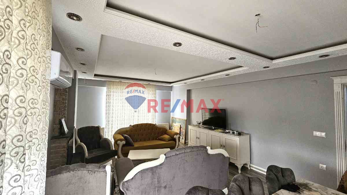 SATILIK BALKON HAVUZLU DAIRE