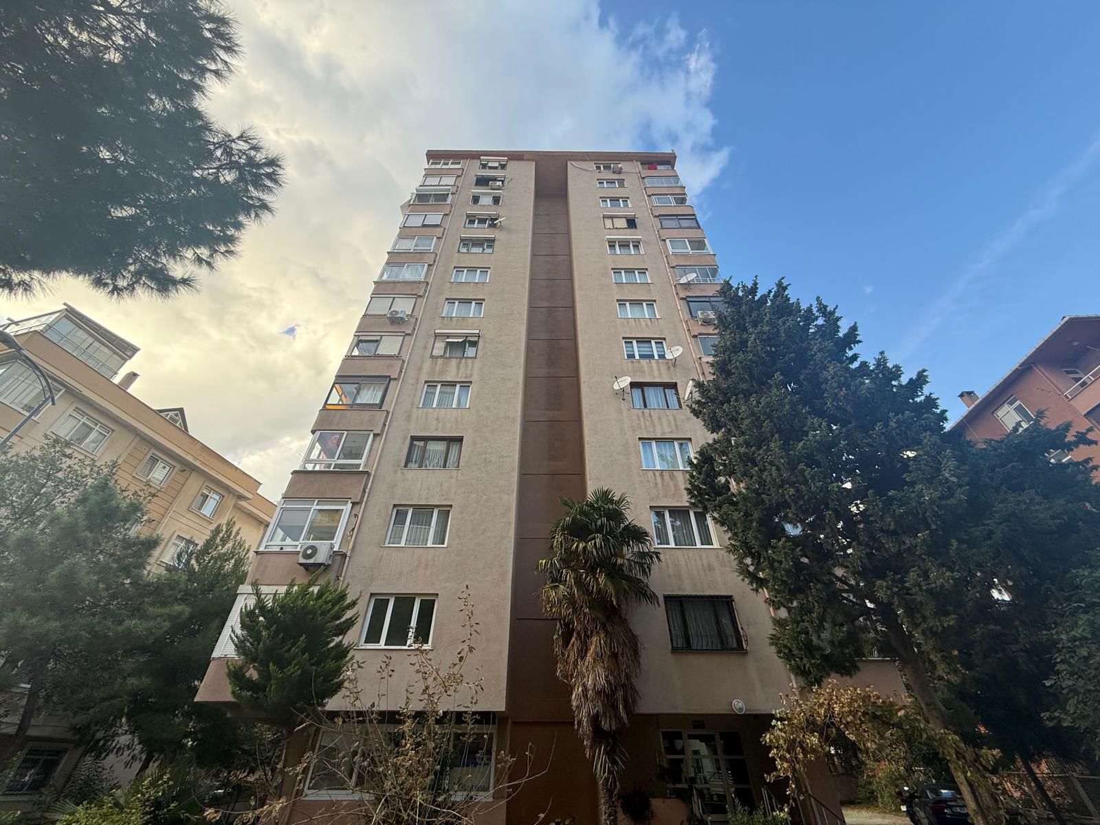 MALTEPE FEYZULLAH MAHALLESİNDE ADA MANZARALI 3+1 SATILIK DAİRE