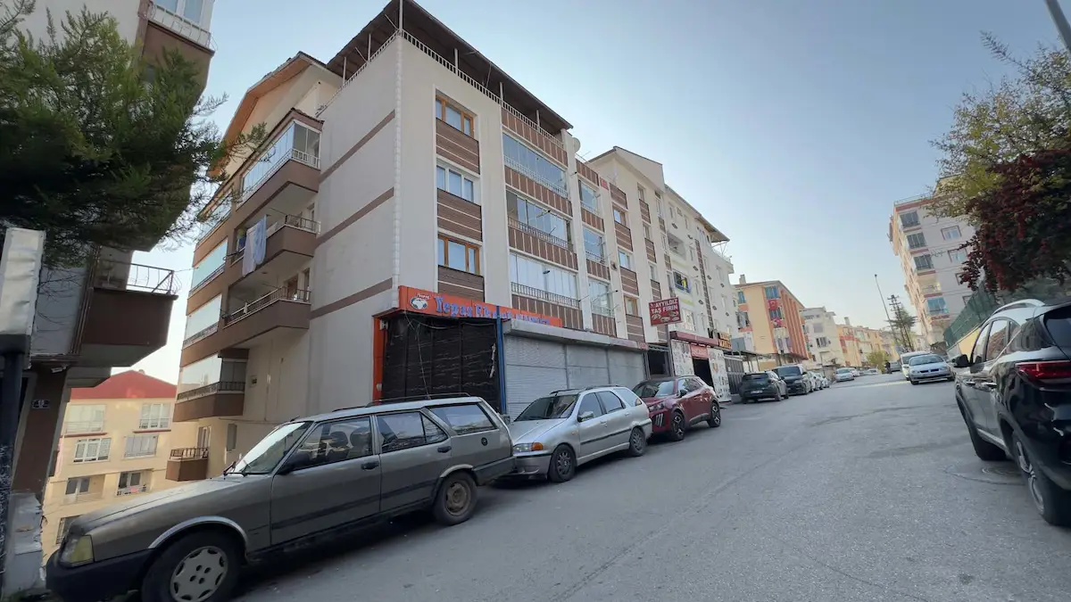 ETİMESGUT ALSANCAK MAHALESİ FUL YAPILI 3+1 SATILIK DAİRE