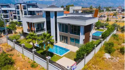 DÖŞEMEALTI ORFE CADDESİ ÜZERİNDE 4+1 MODERN VİLLA