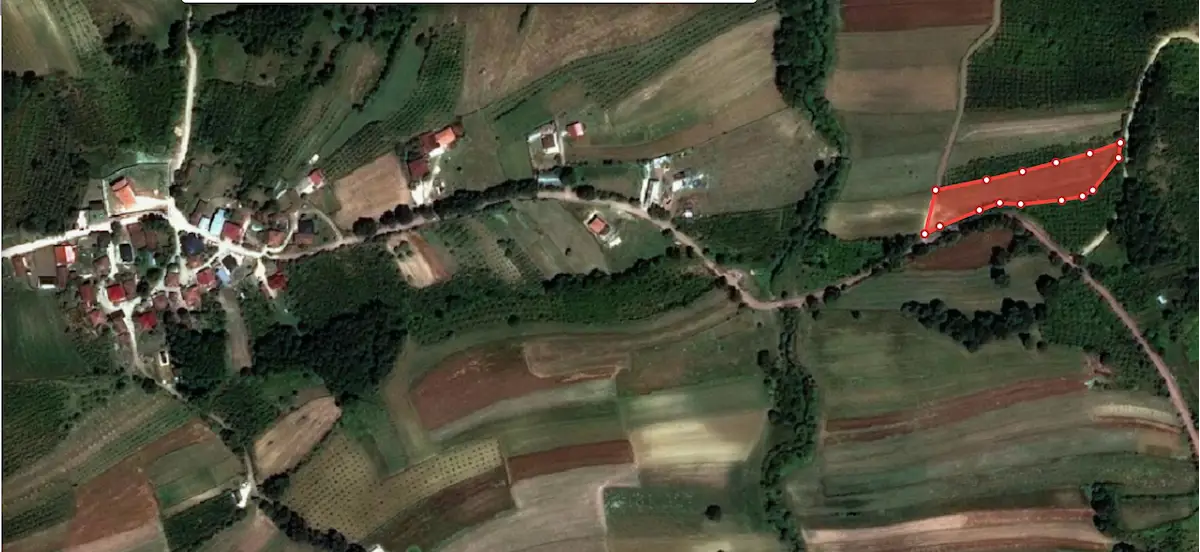 KANDIRA KARADİVAN'DA YOL KENARI, 4.105 M² SATILIK YATIRIMLIK ARAZİ