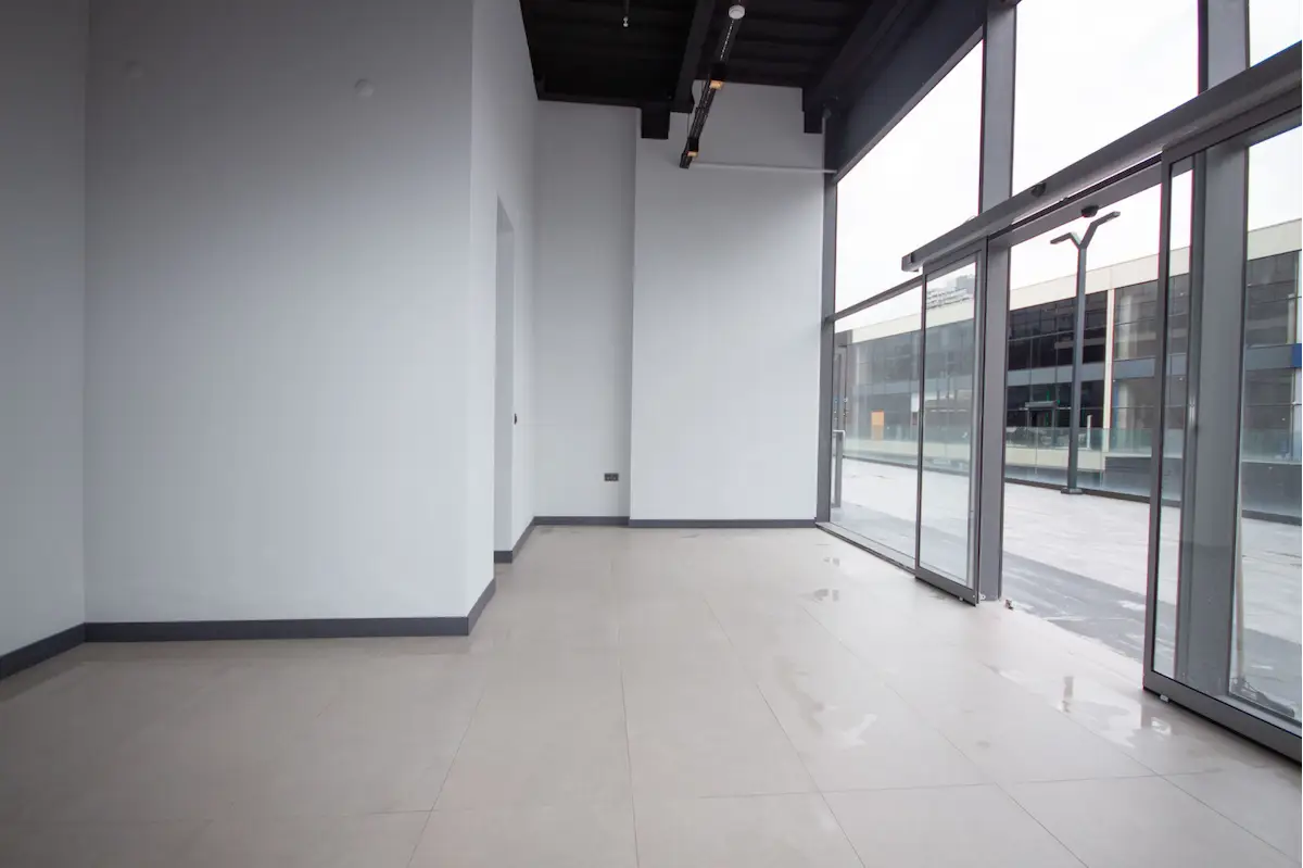 ESK. YOLU ELMAR TOWERS KIRALIK YAPILI DÜKKAN/RE/MAX ENBATI