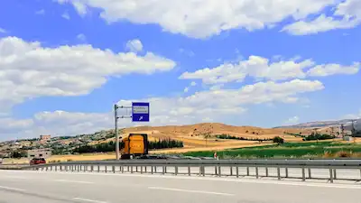 KAHRAMANKAZAN GÜVENÇ KÖYÜNDE TEK TAPU 10.500 M2 SATILIK ARAZİ