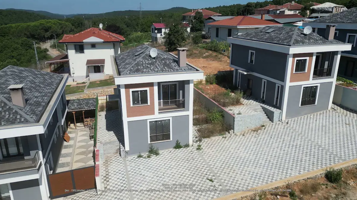YASİN KURTULUŞ *ŞİLE ORUÇOĞLU ORMAN İÇİNDE SIFIR MÜSTAKİL VİLLA