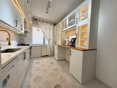 AYDINLIK, FERAH VE FULL YAPILI 4+1 YÜKSEK GİRİŞ + 1. KAT ÇİFT GİRİŞ |2 BANYO
