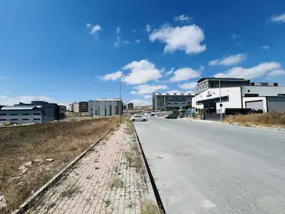 DELİKLİKAYA DEĞERLİ KONUMDA SATILIK ARSA