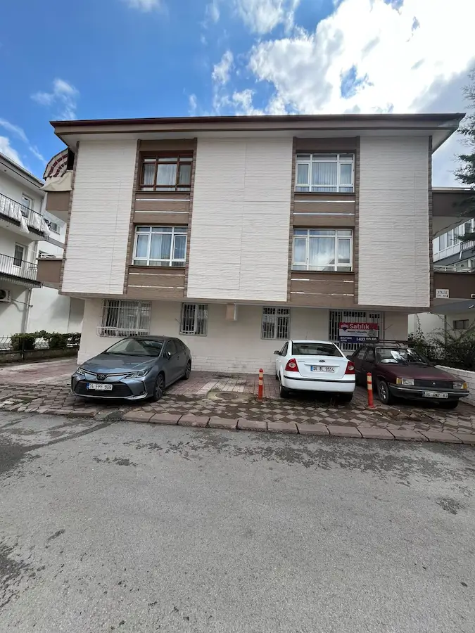 ÇANKAYA BAYRAKTAR’DA 2.5+1 | GİRİŞ KAT | GÜNEY-BATI CEPHELİ | KREDİYE UYGUN