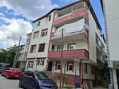 DERİNCE IBNISINA DA EGITIM ARASTIRMA HATANESINE YAKIN SATILIK 2+1