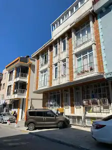 MİMAR SİNAN CADDESİNDE SATILIK 1+1 KOMBİLİ MERKEZİ KONUM