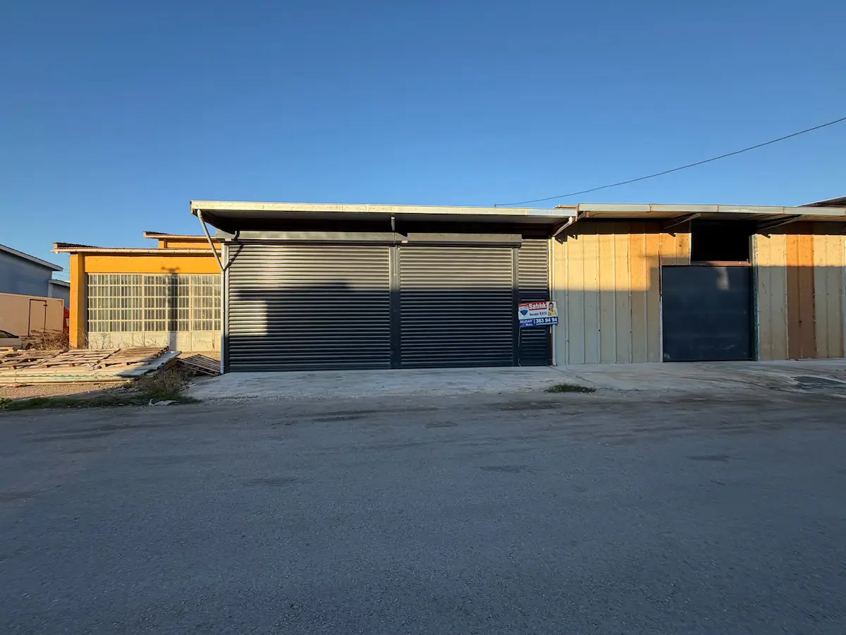 NK KARACABEY SANAYİ SİTESİ İÇİNDE 228M² DÜZ GİRİŞ SATILIK DÜKKAN