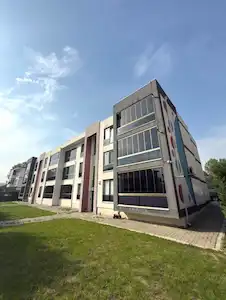 RE/MAX METROPOLİTAN'DAN SERDİVAN 1. CADDE'DE GENİŞ 3+1 DAİRE!!