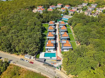 ÇEKMEKÖY MERKEZ’DE SIFIR 6+2 KİRALIK VİLLA | 410 M² NET, 5 BANYO, 4 KAT