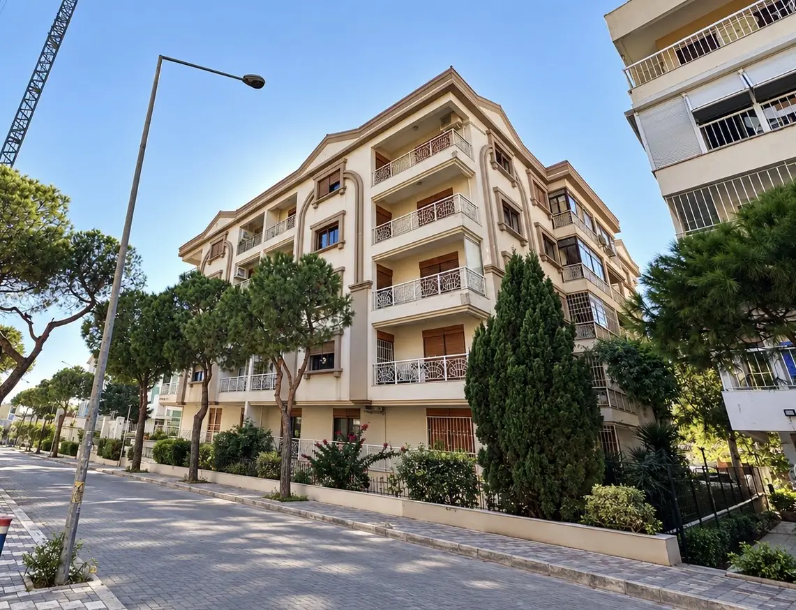 KARŞIYAKA ÇAMLIK SOKAK GENİŞ 3+1 SAHİLE 2. APARTMAN - OTOPARK ASANSÖR
