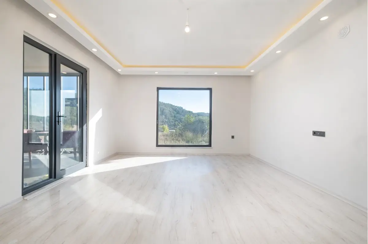 REMAX ADVANTAGE'DEN NALINLAR DA SATILIK EV VE GENİŞ ARAZİ