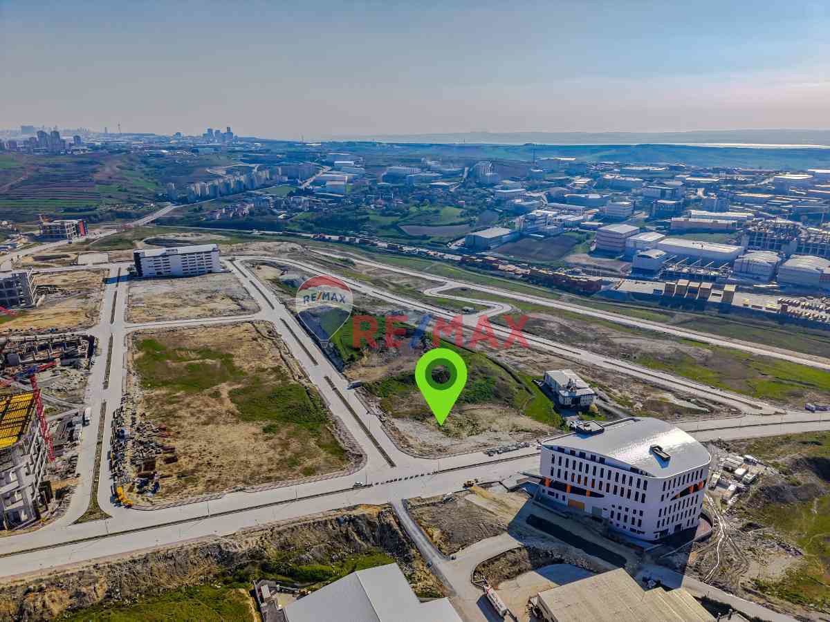 DELİKLİKAYA ASKOOP'DA 3273M² KOTLU KÖŞE PARSEL ARSA